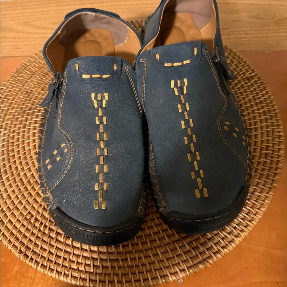 Men's Casual Slip-On Leather Handmade Shoes in Navy with Contrast Stitching‎